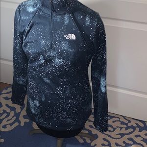 The North Face pullover size large